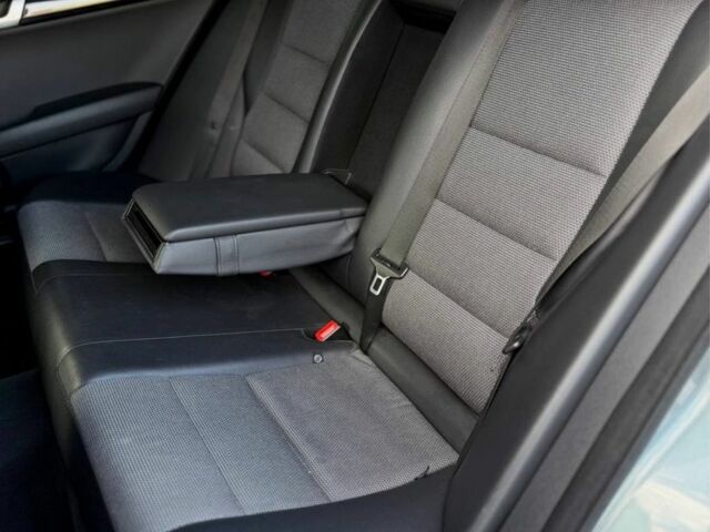 Сірий Мерседес Ц-Клас, об'ємом двигуна 0 л та пробігом 207 тис. км за 10299 $, фото 12 на Automoto.ua