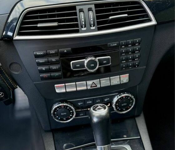 Сірий Мерседес Ц-Клас, об'ємом двигуна 0 л та пробігом 207 тис. км за 10299 $, фото 20 на Automoto.ua