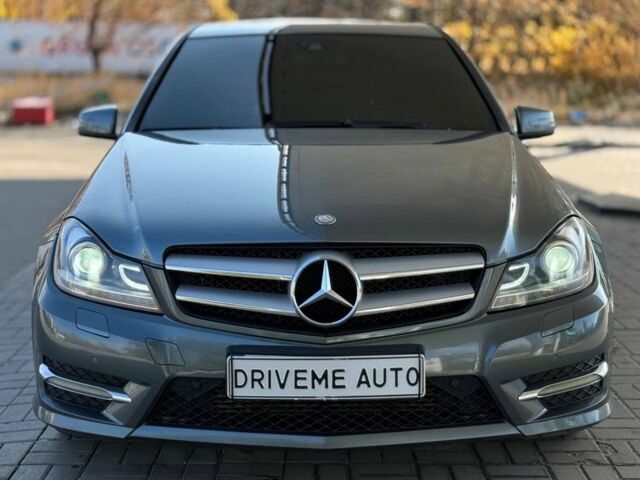 Сірий Мерседес Ц-Клас, об'ємом двигуна 0 л та пробігом 207 тис. км за 10299 $, фото 1 на Automoto.ua