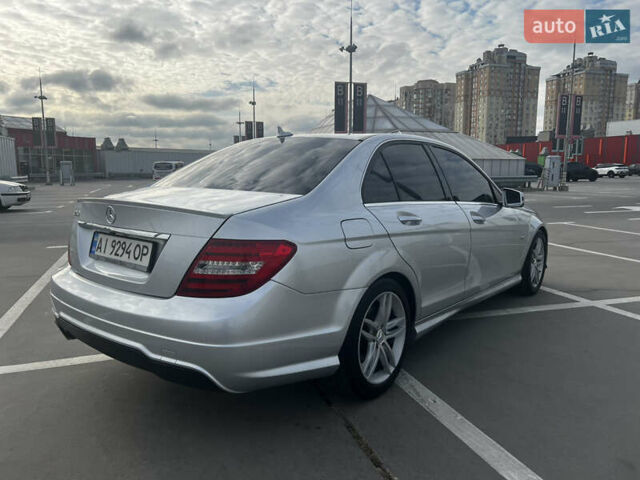 Мерседес Ц-Клас 2011 у Києві на Automoto.ua Сірий Мерседес Ц-Клас, об'ємом двигуна 1.8 л та пробігом 234 тис. км за 11200 $, фото 5 на Automoto.ua