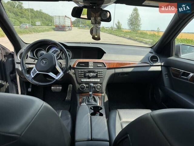 Сірий Мерседес Ц-Клас, об'ємом двигуна 3.5 л та пробігом 124 тис. км за 12800 $, фото 11 на Automoto.ua