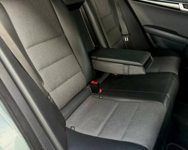 Серый Мерседес Ц-Класс, объемом двигателя 1.8 л и пробегом 207 тыс. км за 10399 $, фото 18 на Automoto.ua