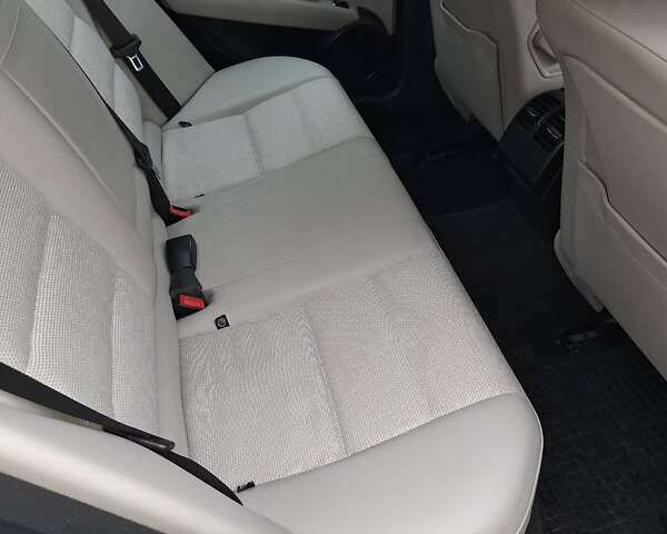 Серый Мерседес Ц-Класс, объемом двигателя 2.15 л и пробегом 243 тыс. км за 10900 $, фото 11 на Automoto.ua