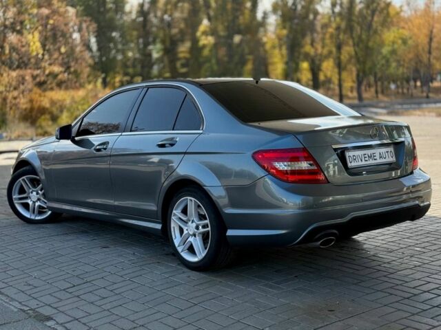 Сірий Мерседес Ц-Клас, об'ємом двигуна 0 л та пробігом 207 тис. км за 10299 $, фото 5 на Automoto.ua