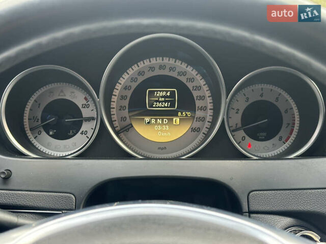 Серый Мерседес Ц-Класс, объемом двигателя 1.8 л и пробегом 236 тыс. км за 11500 $, фото 35 на Automoto.ua