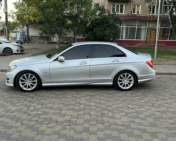 Серый Мерседес Ц-Класс, объемом двигателя 2.2 л и пробегом 220 тыс. км за 15300 $, фото 16 на Automoto.ua