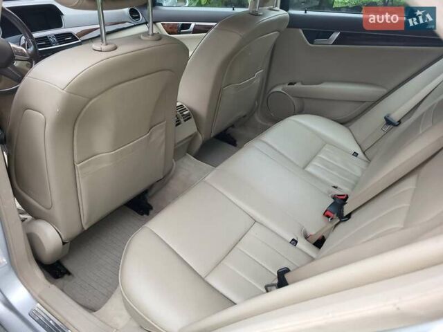 Серый Мерседес Ц-Класс, объемом двигателя 1.8 л и пробегом 209 тыс. км за 11500 $, фото 13 на Automoto.ua