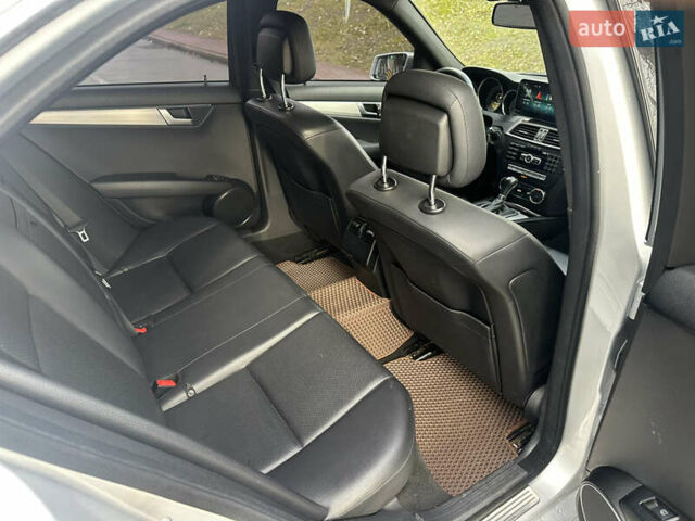 Серый Мерседес Ц-Класс, объемом двигателя 1.8 л и пробегом 236 тыс. км за 11500 $, фото 25 на Automoto.ua