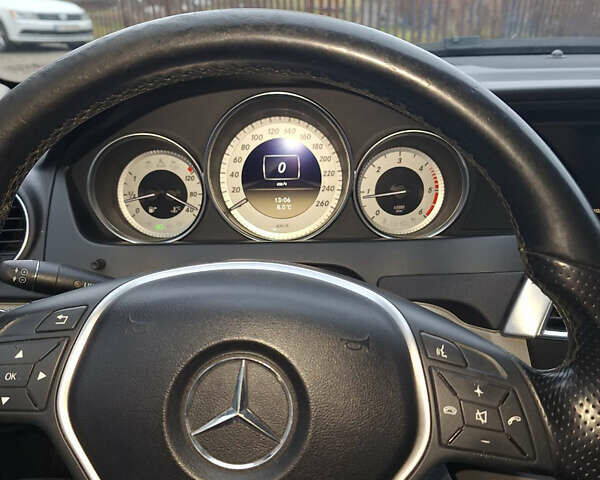 Серый Мерседес Ц-Класс, объемом двигателя 2.15 л и пробегом 243 тыс. км за 10900 $, фото 9 на Automoto.ua