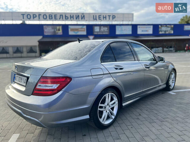 Серый Мерседес Ц-Класс, объемом двигателя 2.15 л и пробегом 243 тыс. км за 10500 $, фото 10 на Automoto.ua