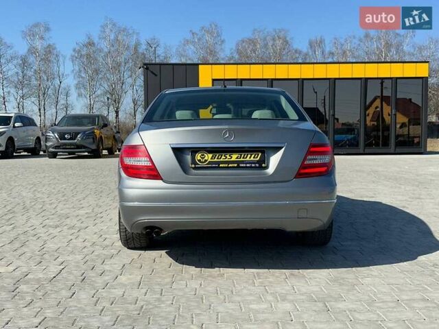 Сірий Мерседес Ц-Клас, об'ємом двигуна 2.15 л та пробігом 243 тис. км за 10800 $, фото 5 на Automoto.ua