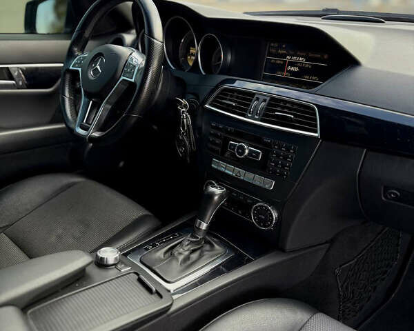 Серый Мерседес Ц-Класс, объемом двигателя 1.8 л и пробегом 207 тыс. км за 10399 $, фото 21 на Automoto.ua