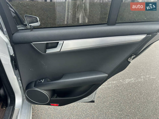 Серый Мерседес Ц-Класс, объемом двигателя 1.8 л и пробегом 236 тыс. км за 11500 $, фото 24 на Automoto.ua