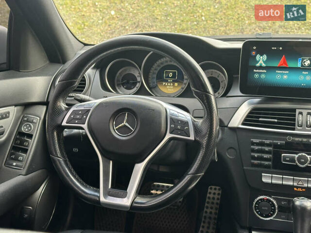 Серый Мерседес Ц-Класс, объемом двигателя 1.8 л и пробегом 236 тыс. км за 11500 $, фото 31 на Automoto.ua