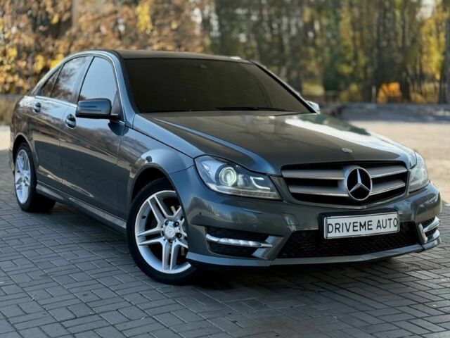 Сірий Мерседес Ц-Клас, об'ємом двигуна 0 л та пробігом 207 тис. км за 10299 $, фото 2 на Automoto.ua