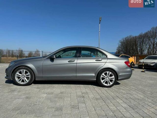 Сірий Мерседес Ц-Клас, об'ємом двигуна 2.15 л та пробігом 243 тис. км за 10800 $, фото 3 на Automoto.ua