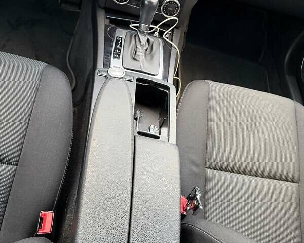 Серый Мерседес Ц-Класс, объемом двигателя 1.8 л и пробегом 165 тыс. км за 11500 $, фото 10 на Automoto.ua