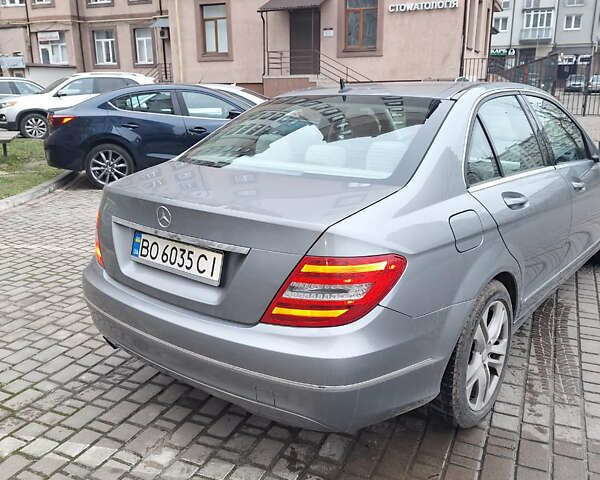 Серый Мерседес Ц-Класс, объемом двигателя 2.15 л и пробегом 243 тыс. км за 10900 $, фото 5 на Automoto.ua