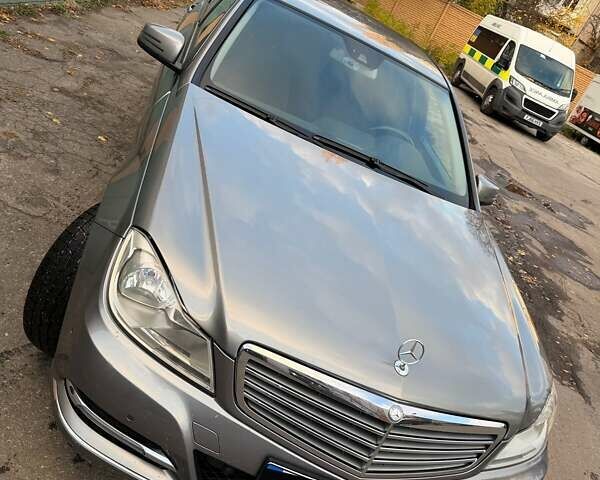 Серый Мерседес Ц-Класс, объемом двигателя 1.8 л и пробегом 165 тыс. км за 11500 $, фото 22 на Automoto.ua