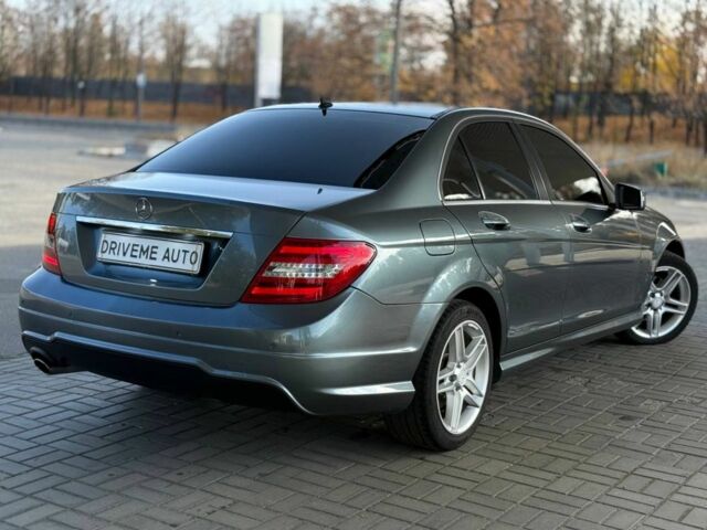 Сірий Мерседес Ц-Клас, об'ємом двигуна 0 л та пробігом 207 тис. км за 10299 $, фото 3 на Automoto.ua