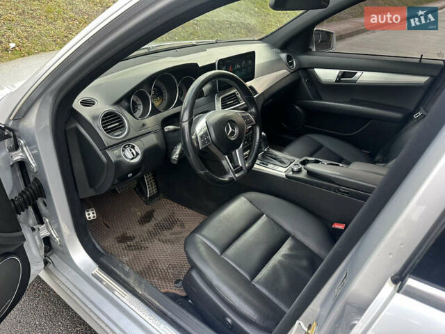 Серый Мерседес Ц-Класс, объемом двигателя 1.8 л и пробегом 236 тыс. км за 11500 $, фото 18 на Automoto.ua