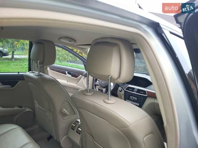 Серый Мерседес Ц-Класс, объемом двигателя 1.8 л и пробегом 209 тыс. км за 11500 $, фото 9 на Automoto.ua