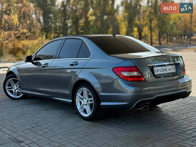 Серый Мерседес Ц-Класс, объемом двигателя 1.8 л и пробегом 207 тыс. км за 10399 $, фото 6 на Automoto.ua