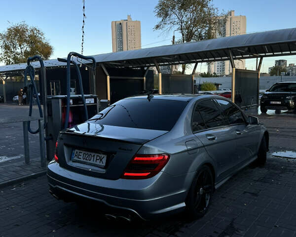 Серый Мерседес Ц-Класс, объемом двигателя 3 л и пробегом 195 тыс. км за 14500 $, фото 9 на Automoto.ua