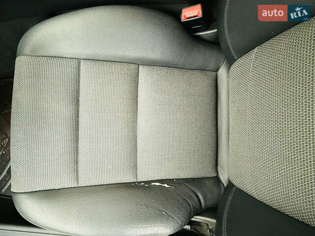 Серый Мерседес Ц-Класс, объемом двигателя 1.8 л и пробегом 133 тыс. км за 13500 $, фото 13 на Automoto.ua