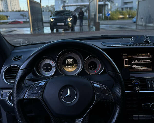 Серый Мерседес Ц-Класс, объемом двигателя 3 л и пробегом 195 тыс. км за 14500 $, фото 14 на Automoto.ua