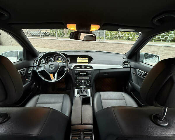 Сірий Мерседес Ц-Клас, об'ємом двигуна 1.8 л та пробігом 133 тис. км за 13500 $, фото 16 на Automoto.ua