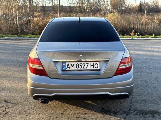 Серый Мерседес Ц-Класс, объемом двигателя 2.1 л и пробегом 259 тыс. км за 12200 $, фото 4 на Automoto.ua