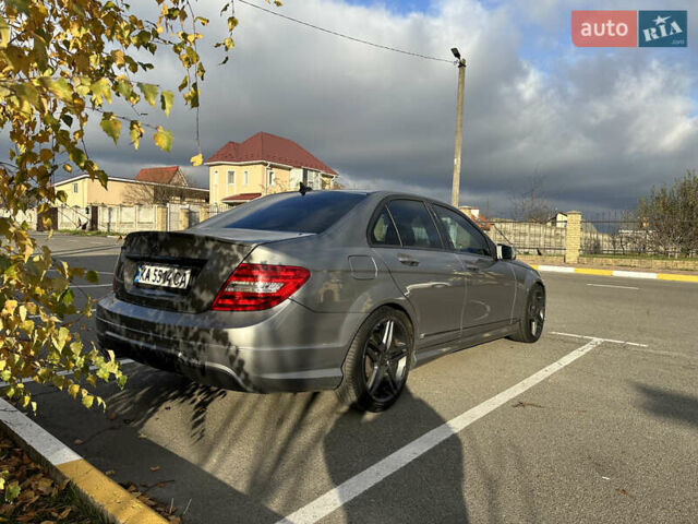 Серый Мерседес Ц-Класс, объемом двигателя 1.8 л и пробегом 135 тыс. км за 12000 $, фото 9 на Automoto.ua