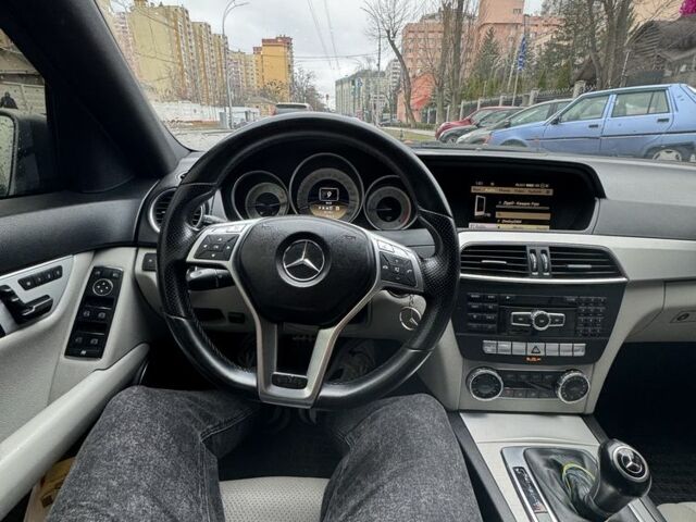 Серый Мерседес Ц-Класс, объемом двигателя 3 л и пробегом 250 тыс. км за 12999 $, фото 5 на Automoto.ua