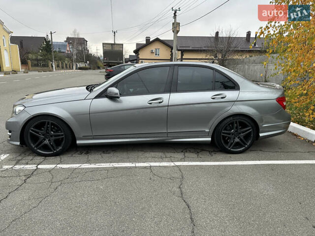 Серый Мерседес Ц-Класс, объемом двигателя 1.8 л и пробегом 135 тыс. км за 12000 $, фото 11 на Automoto.ua