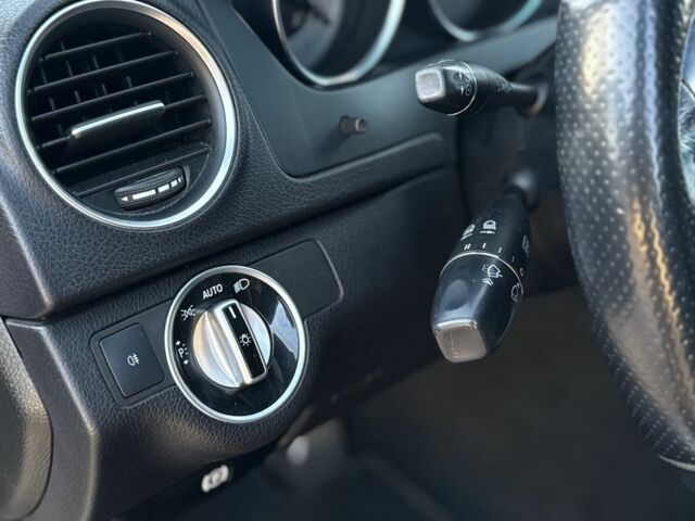 Серый Мерседес Ц-Класс, объемом двигателя 2.1 л и пробегом 259 тыс. км за 12200 $, фото 10 на Automoto.ua