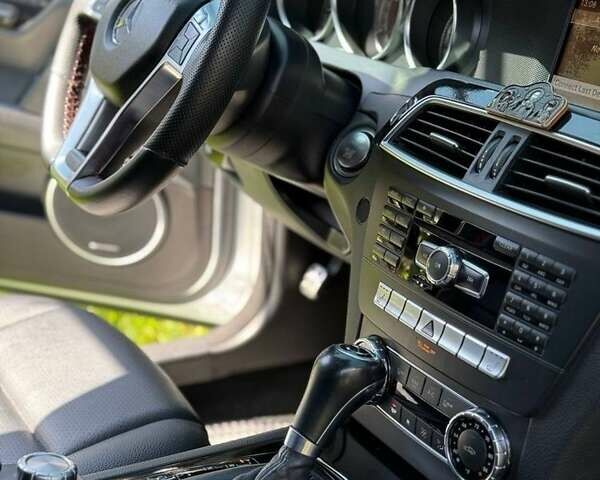 Сірий Мерседес Ц-Клас, об'ємом двигуна 1.8 л та пробігом 260 тис. км за 9200 $, фото 2 на Automoto.ua