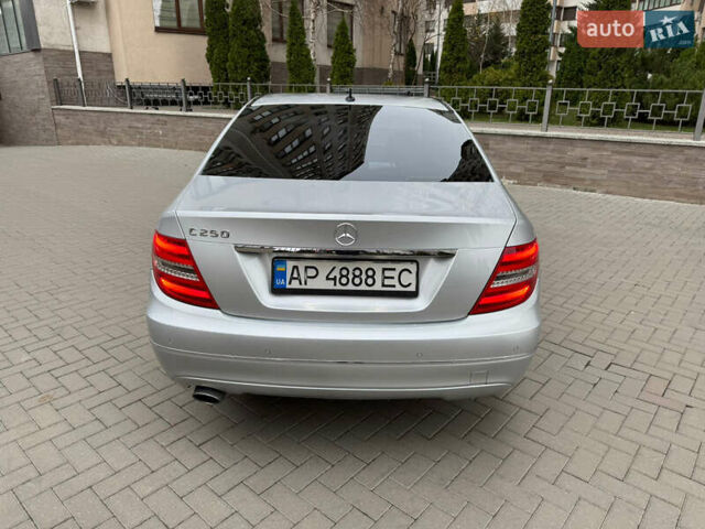 Сірий Мерседес Ц-Клас, об'ємом двигуна 1.8 л та пробігом 133 тис. км за 13500 $, фото 4 на Automoto.ua