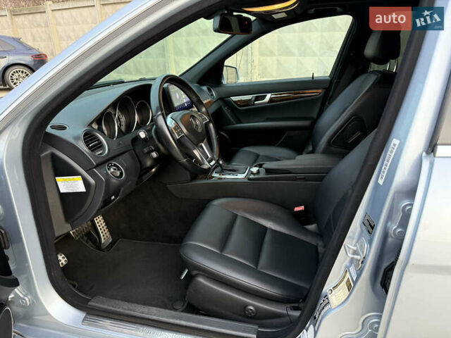 Серый Мерседес Ц-Класс, объемом двигателя 1.8 л и пробегом 63 тыс. км за 10900 $, фото 11 на Automoto.ua