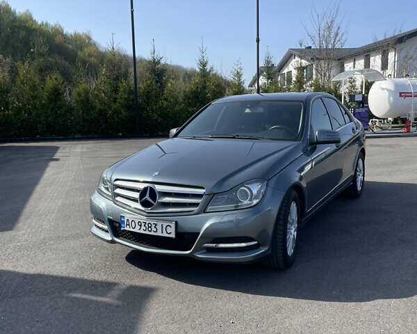 Сірий Мерседес Ц-Клас, об'ємом двигуна 2.14 л та пробігом 244 тис. км за 17028 $, фото 1 на Automoto.ua