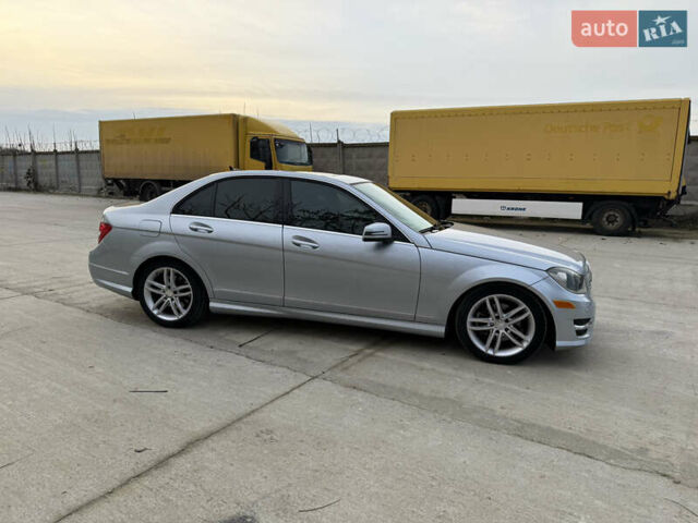 Серый Мерседес Ц-Класс, объемом двигателя 1.8 л и пробегом 63 тыс. км за 10900 $, фото 5 на Automoto.ua