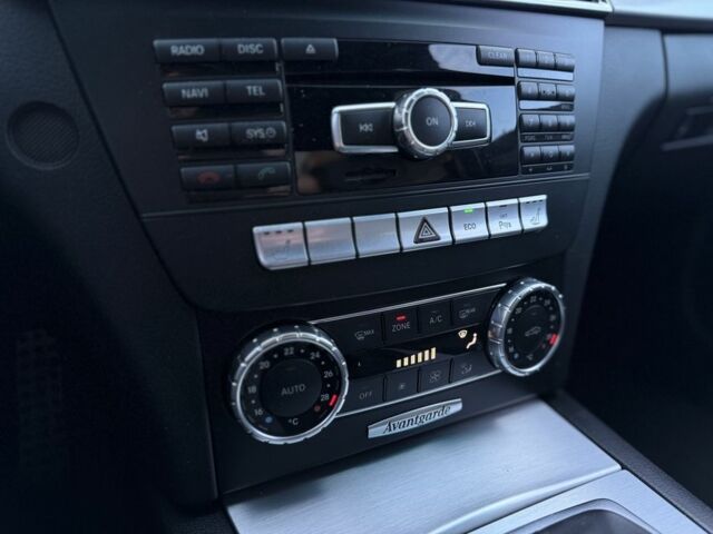 Серый Мерседес Ц-Класс, объемом двигателя 2.1 л и пробегом 259 тыс. км за 12200 $, фото 20 на Automoto.ua