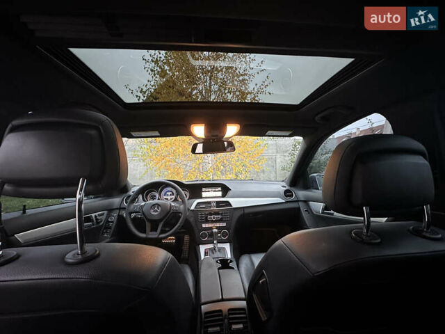 Серый Мерседес Ц-Класс, объемом двигателя 1.8 л и пробегом 135 тыс. км за 12000 $, фото 6 на Automoto.ua