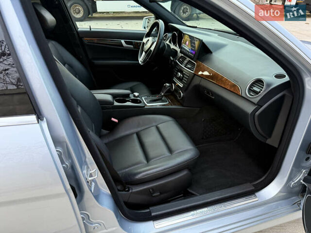 Серый Мерседес Ц-Класс, объемом двигателя 1.8 л и пробегом 63 тыс. км за 10900 $, фото 19 на Automoto.ua