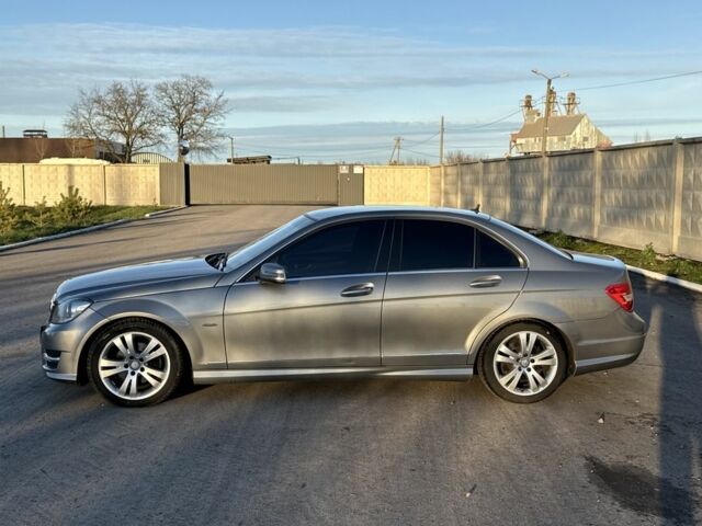 Серый Мерседес Ц-Класс, объемом двигателя 2.1 л и пробегом 259 тыс. км за 12200 $, фото 6 на Automoto.ua