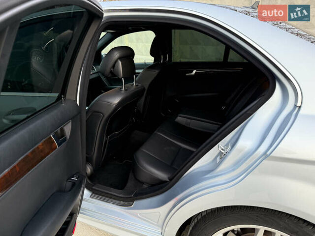Серый Мерседес Ц-Класс, объемом двигателя 1.8 л и пробегом 63 тыс. км за 10900 $, фото 13 на Automoto.ua