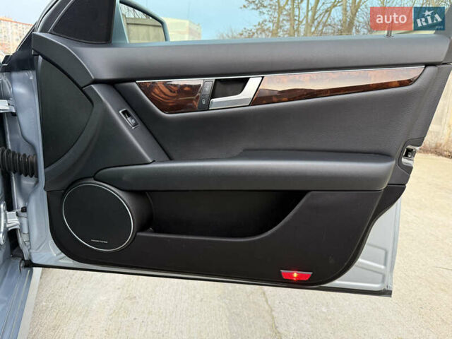 Серый Мерседес Ц-Класс, объемом двигателя 1.8 л и пробегом 63 тыс. км за 10900 $, фото 18 на Automoto.ua