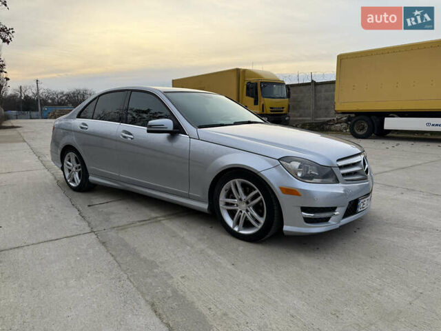 Серый Мерседес Ц-Класс, объемом двигателя 1.8 л и пробегом 63 тыс. км за 10900 $, фото 6 на Automoto.ua