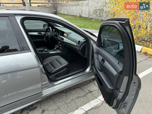 Серый Мерседес Ц-Класс, объемом двигателя 1.8 л и пробегом 135 тыс. км за 12000 $, фото 15 на Automoto.ua