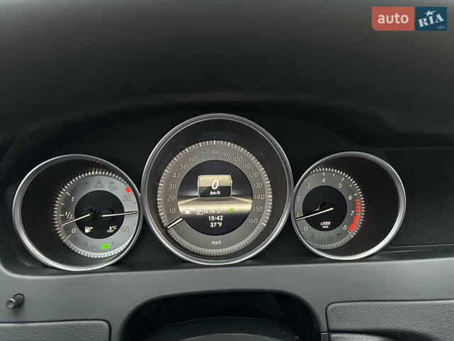 Серый Мерседес Ц-Класс, объемом двигателя 1.8 л и пробегом 135 тыс. км за 12000 $, фото 8 на Automoto.ua